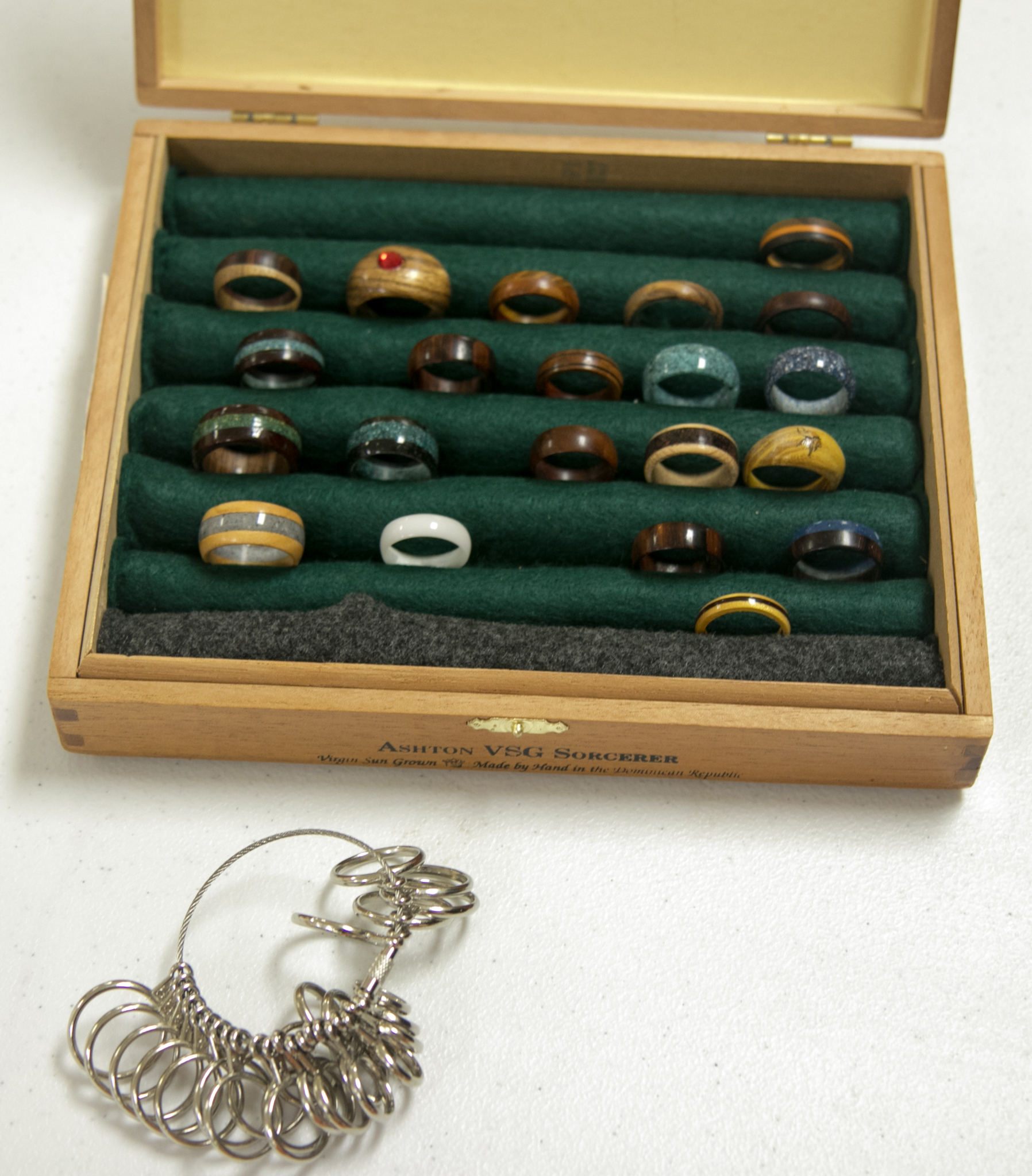 Wooden rings, no metal core